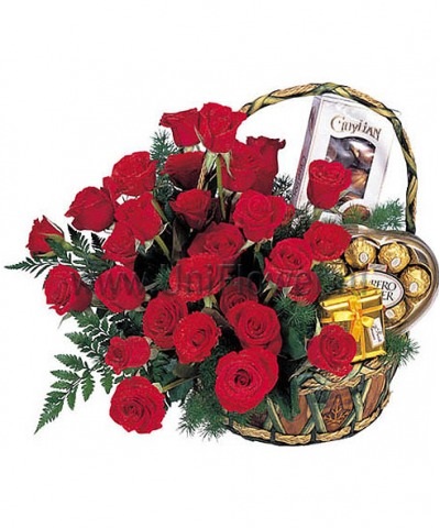 Корзина 31 бордовая роза «Поздравление»
