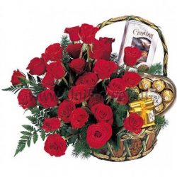 Корзина 31 бордовая роза «Поздравление»